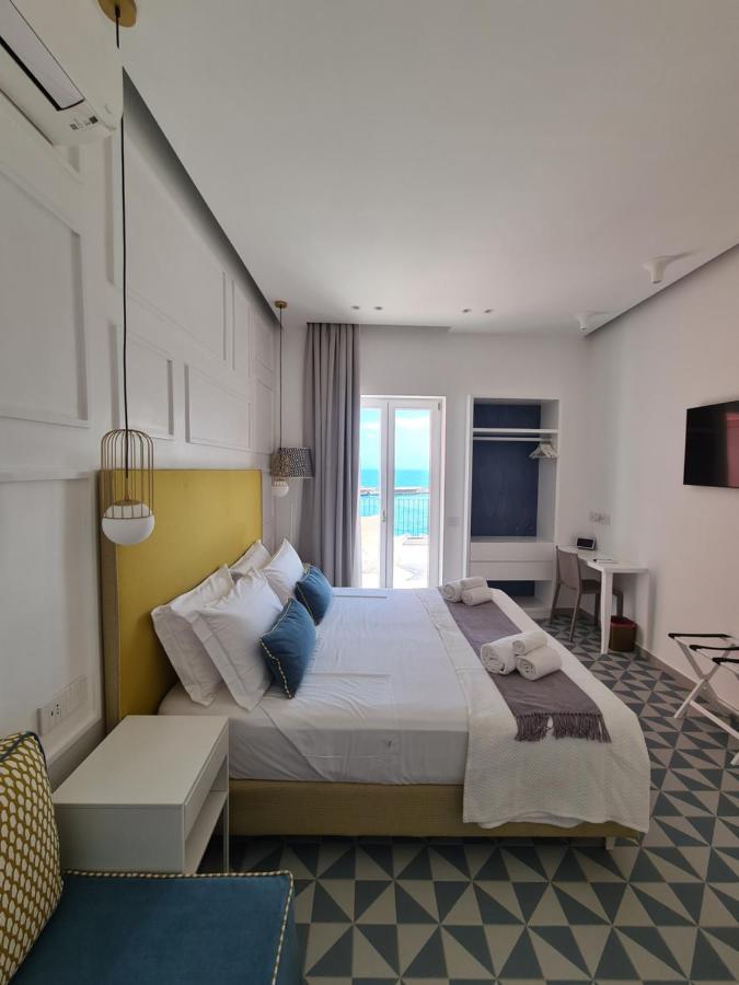 Capri Marina Suite Exterior photo